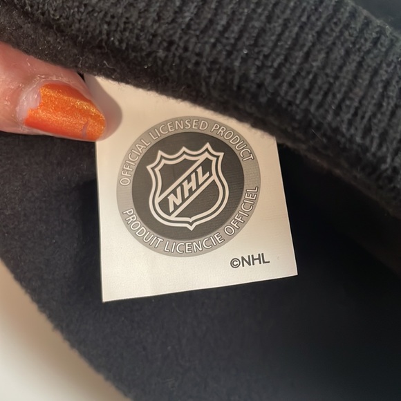 RARE & NWT 🏒NHL Jersey Toque - Boston Bruins (Official NHL) LIMITED EDITION - Picture 5 of 13